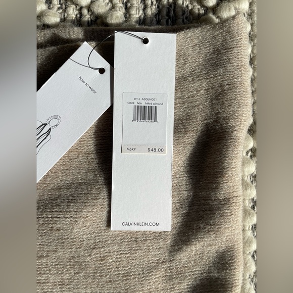 🌿Calvin Klein Infinity Scarf - Picture 2 of 5